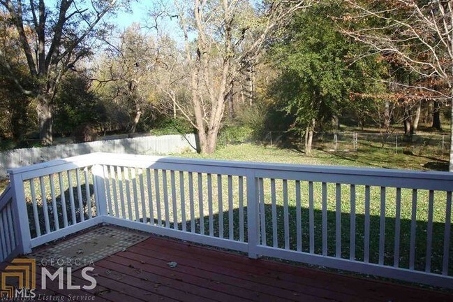 Building Photo - 2995 Riviera Dr