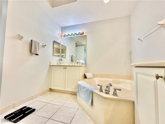 Building Photo - 1335 Mariposa Cir