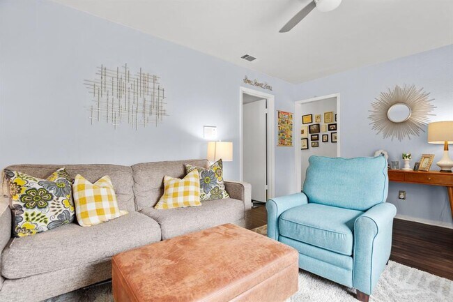 Building Photo - 408 Ramble Ln