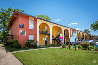 Building Photo - The Pines at Leonora Park