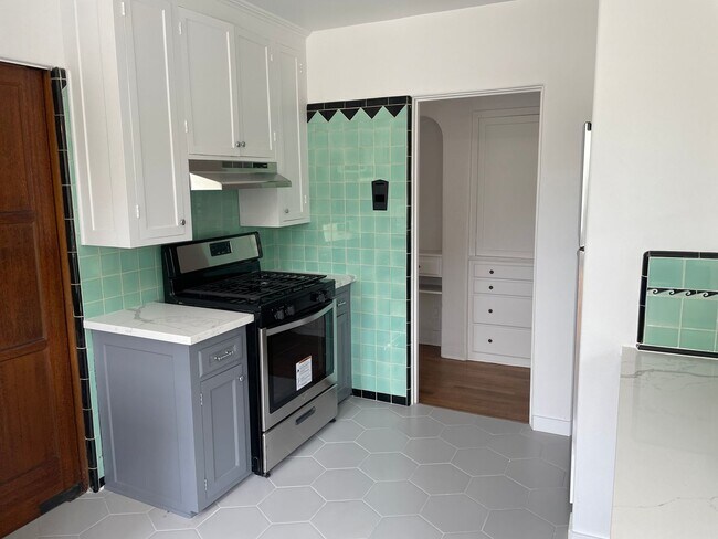 Building Photo - 316 Park Ave