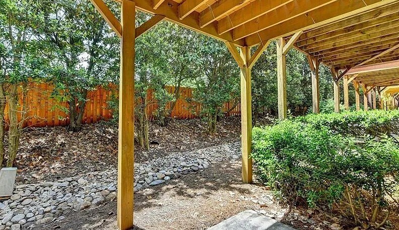 Building Photo - 10898 Gallier St