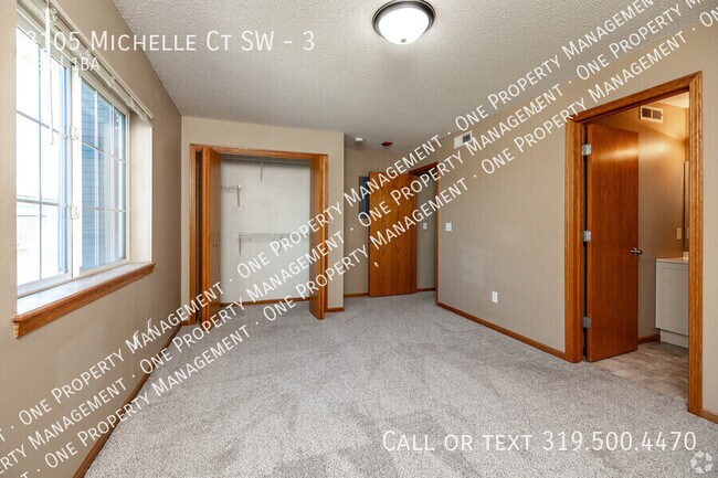 Building Photo - 3105 Michelle Ct SW