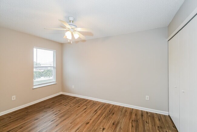 Building Photo - 2236 Fresco Dr