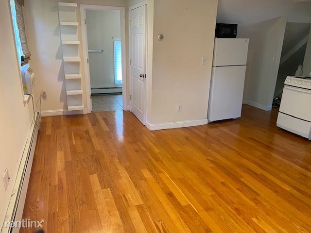Building Photo - 1 br, 1 bath  - 339 Centre St # 3R