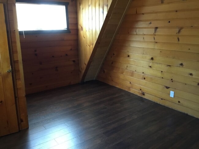 Building Photo - Beautiful 2 Bedroom  Cabin in Sugarloaf
