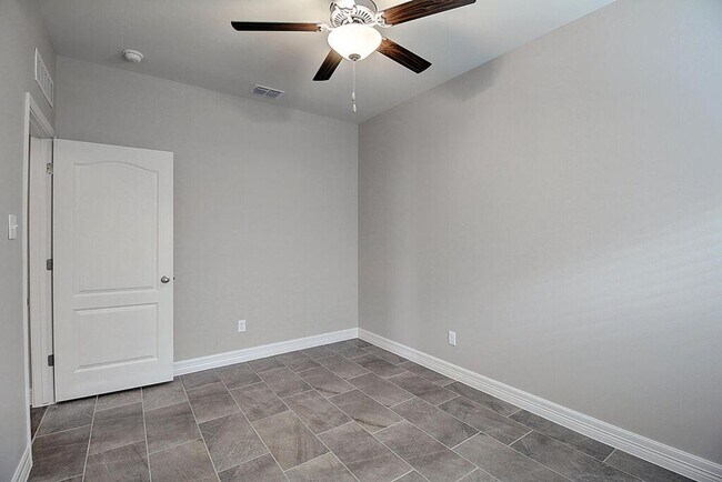 Building Photo - 7530 Sable Creek Dr