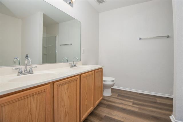 Building Photo - 12713 Kingsgate Dr