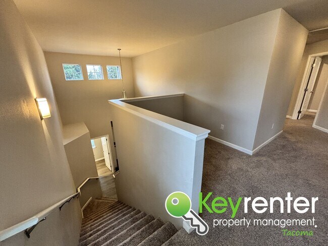 Building Photo - Beautiful 4 Bedroom 2.5 Bathroom Tacoma Home for Rent in Secluded Community!