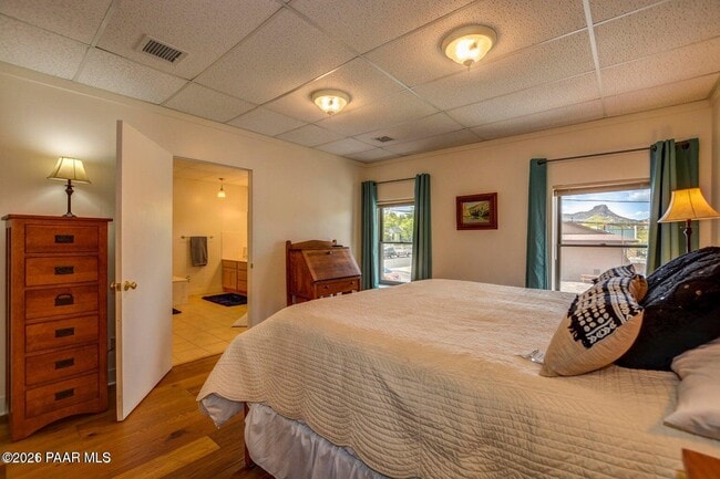 Building Photo - 502 Western Ave