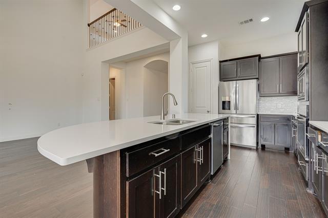 Building Photo - 9001 Violet Dr