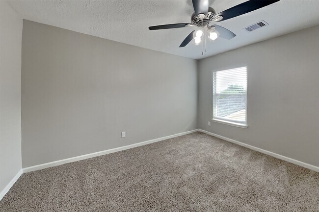 Building Photo - 8618 Cedar Walk Dr