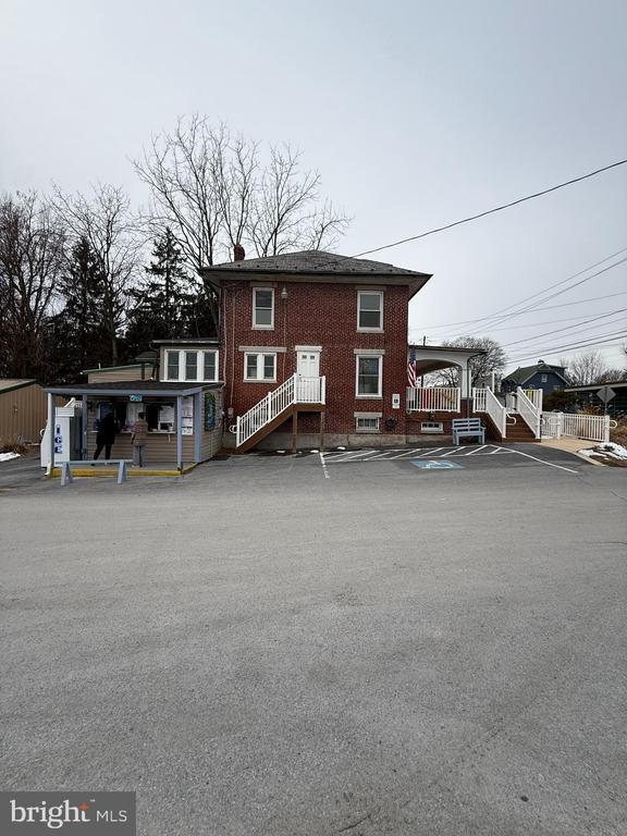 Building Photo - 295 E Main St