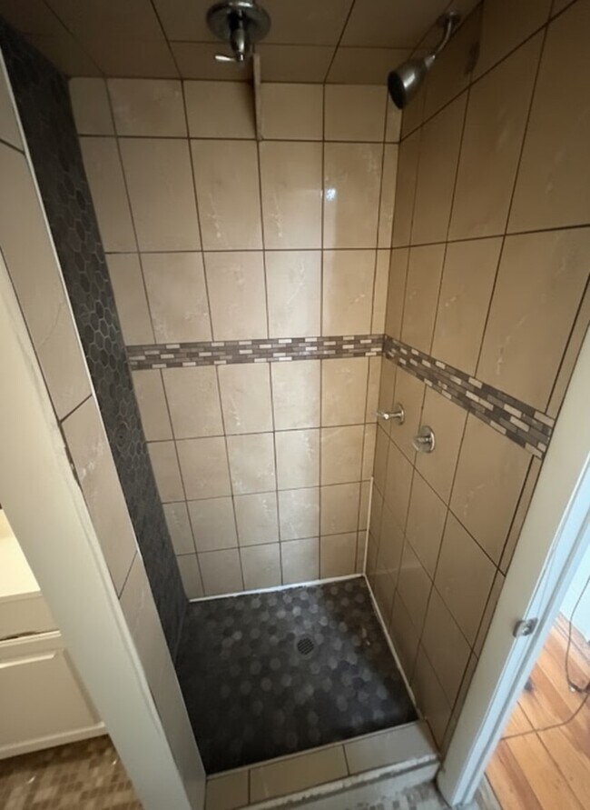 Building Photo - 1809 W Thompson St