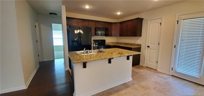 Building Photo - 317 Long Hill Dr