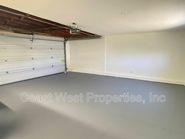 Building Photo - 9161 Huntington Ave