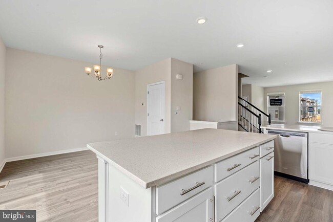 Building Photo - 871 Amity St