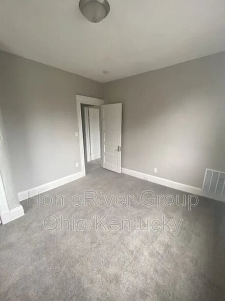 Building Photo - 1570 Dixmont Ave