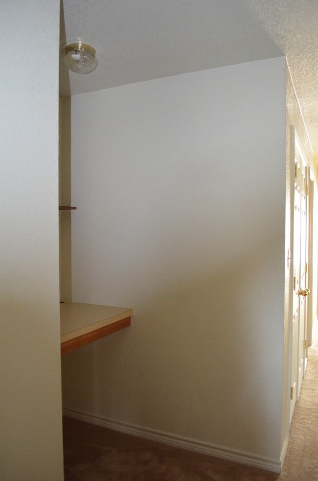 Building Photo - 326 N 10th St