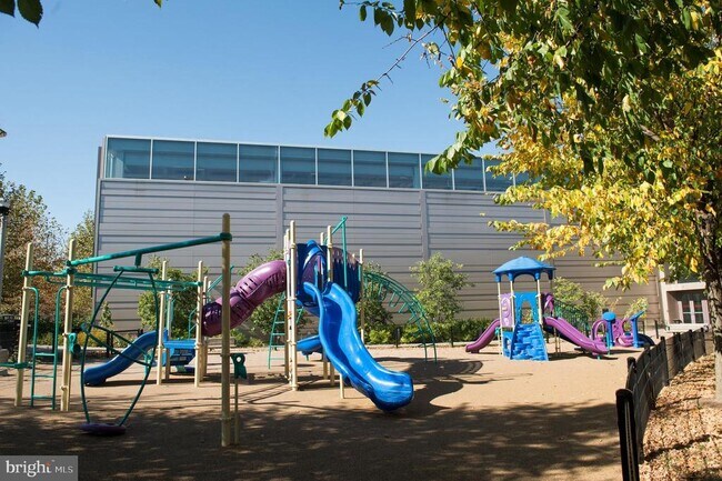 Building Photo - 3205 N 35th St