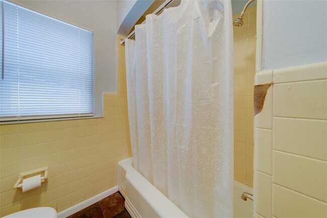 Building Photo - 810 2nd Ave NW