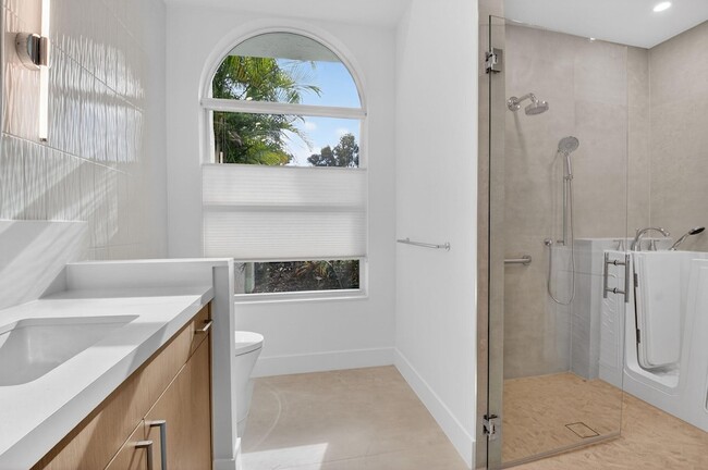 Building Photo - 5537 NW 21st Way