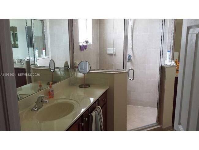 Building Photo - 14716 SW 25th Ln