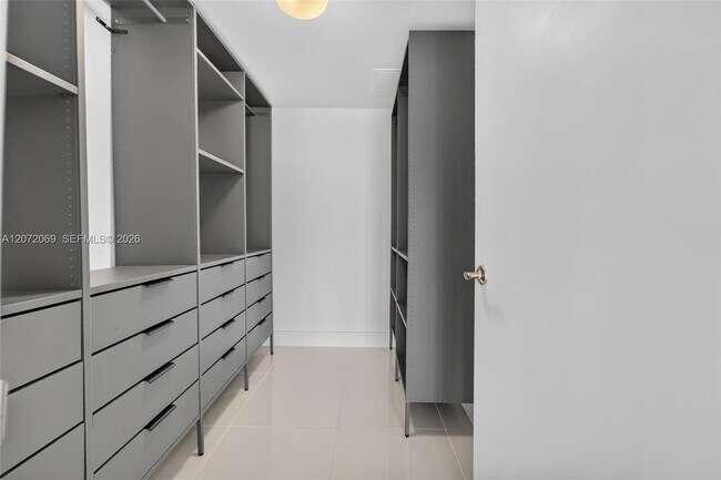 Building Photo - 465 Brickell Ave