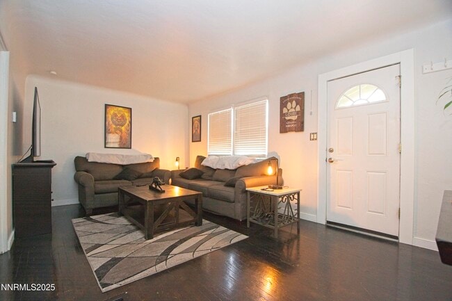 Building Photo - 1360 Plumas St