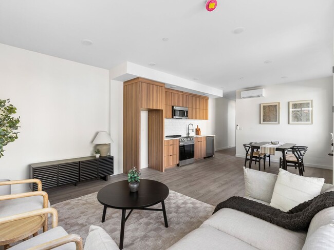 Building Photo - *1 MONTH FREE RENT* A 2bd/2bath Modern Tow...