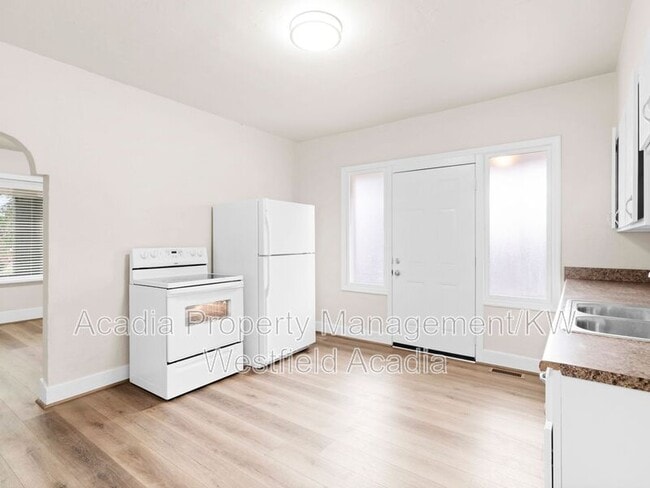 Building Photo - 3002 Porter Ave