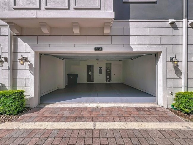 Building Photo - 561 Scotia Pl