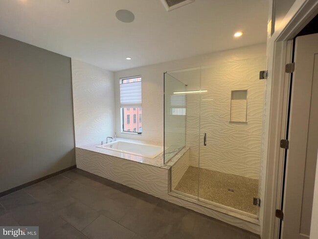 Building Photo - 423 Wallace St