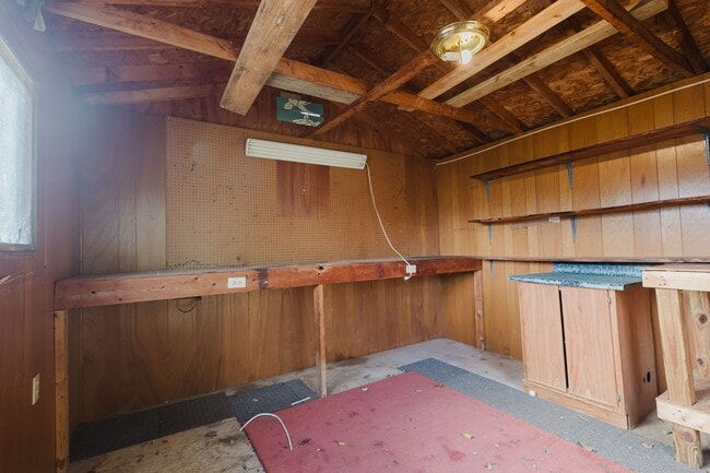 Building Photo - 245 Evansdale Ave