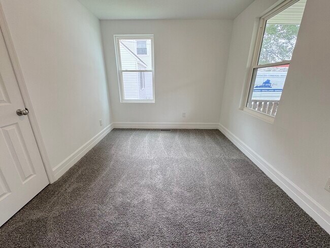 Building Photo - CHARMING 4-BEDROOM, 2-BATH COTTAGE-STYLE HOME IN HAMPTON, VA!