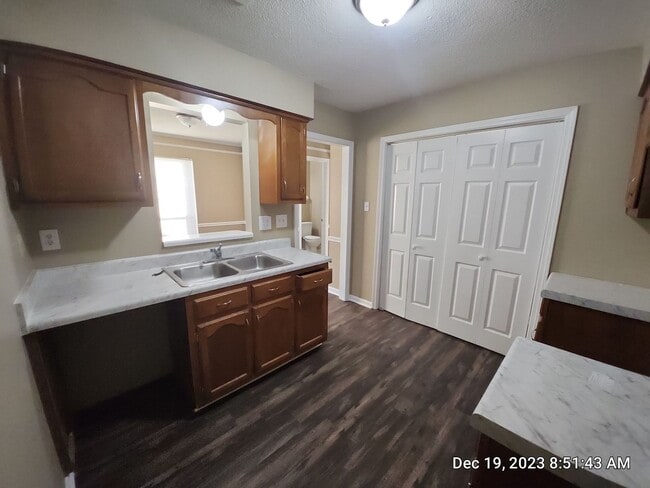 Building Photo - 5819 Grassy Valley Dr