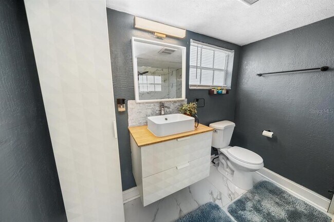 Building Photo - 3549 Rockaway Dr