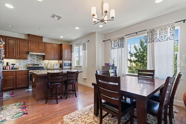 Building Photo - 3655 Branding Iron Pl