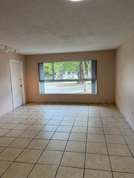 Building Photo - 7490 Miami Lakes Dr