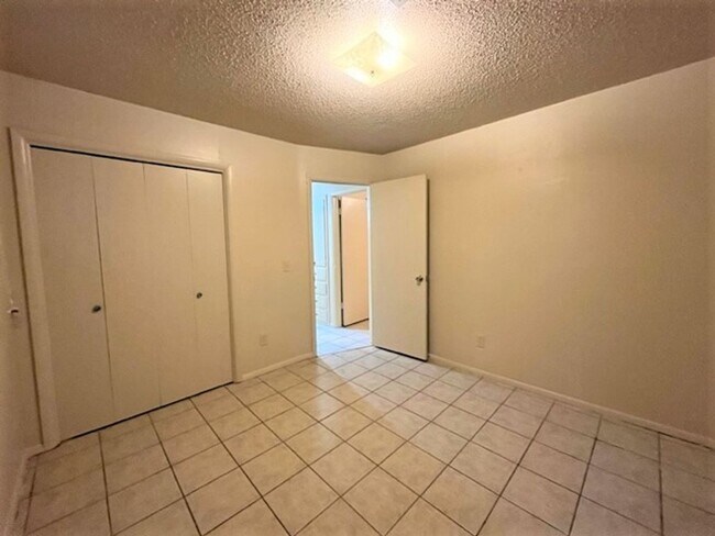 Building Photo - 1037 SW 103rd St