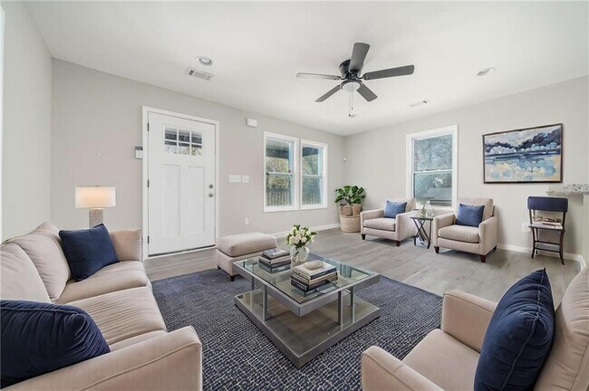 Building Photo - 665 S Eugenia Pl NW