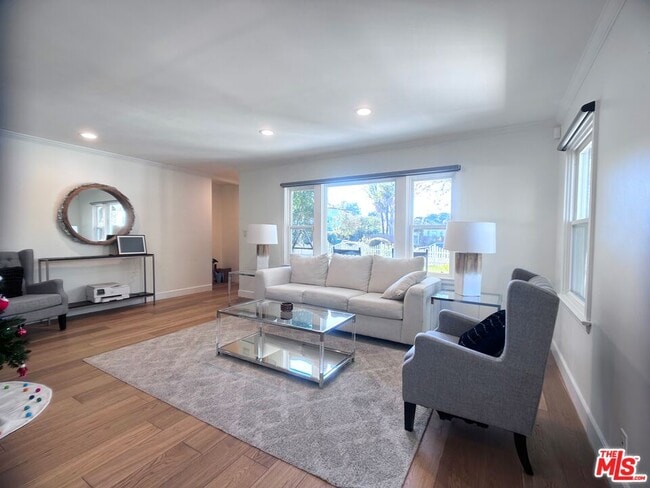 Building Photo - 5664 Donna Ave