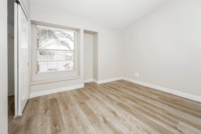 Building Photo - 4234 Inglewood Point St