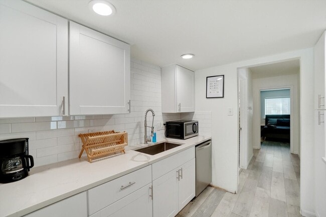 Building Photo - 742 Austrian Rd