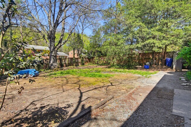 Building Photo - 9717 Hedin Dr