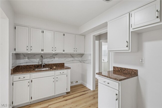 Building Photo - 3279 Warrensville Center Rd