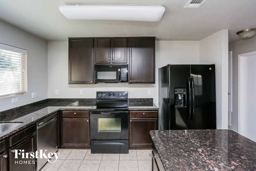 Building Photo - 10460 Winding Passage Way