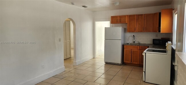 Building Photo - 944 NW 81st St.