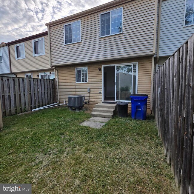 Building Photo - 1758 Springfield Ln