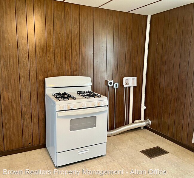 Building Photo - 1 br, 1 bath House - 910 Washington